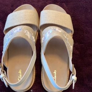 Clarks canvas and leather sz 6.5 sandals